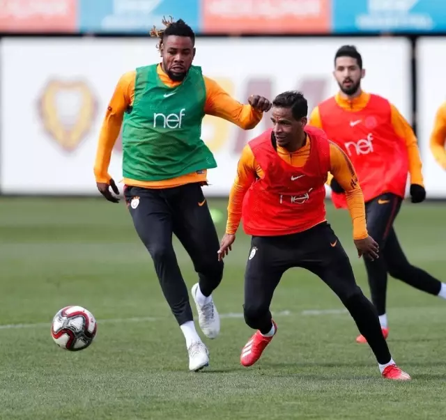 Galatasaray'da Mbaye Diagne, Özel Program Dahilinde ile Çalıştı Galatasaray'da Mbaye Diagne, Özel Program Dahilinde ile Çalıştı