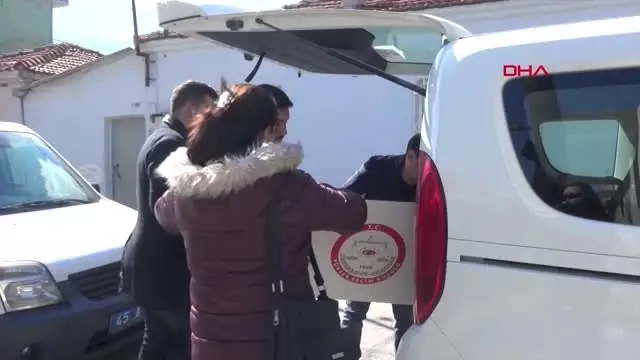 Manisa Felçli Kadın Oyunu Seyyar Sandıkta Oy Kullandı Manisa Felçli Kadın Oyunu Seyyar Sandıkta Oy Kullandı