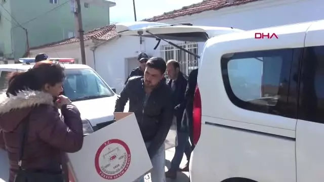 Manisa Felçli Kadın Oyunu Seyyar Sandıkta Oy Kullandı Manisa Felçli Kadın Oyunu Seyyar Sandıkta Oy Kullandı