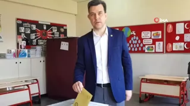 Milletvekili Mustafa Esgin Oyunu Kullandı Milletvekili Mustafa Esgin Oyunu Kullandı