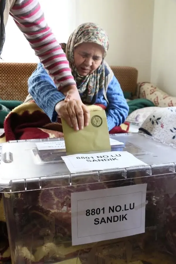 Oyunu Seyyar Sandıkta Oy Kullandı Oyunu Seyyar Sandıkta Oy Kullandı