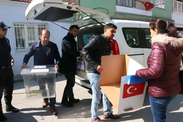 Oyunu Seyyar Sandıkta Oy Kullandı Oyunu Seyyar Sandıkta Oy Kullandı