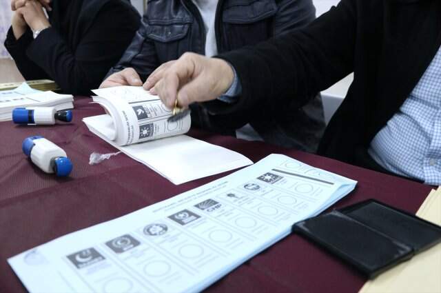 Son Dakika! Doğuda Oy Verme İşlemi Resmen Başladı! Saat 16'ya kadar Oy Kullanılacak