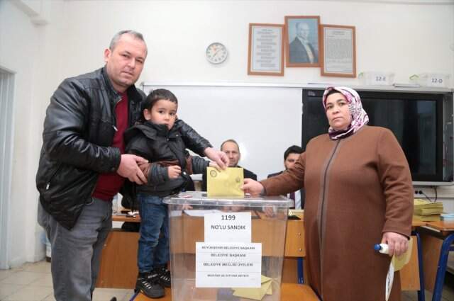 Son Dakika! Doğuda Oy Verme İşlemi Resmen Başladı! Saat 16'ya kadar Oy Kullanılacak