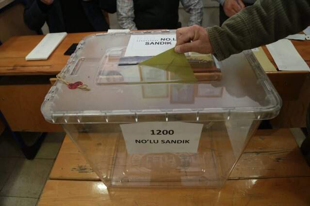 Son Dakika! Doğuda Oy Verme İşlemi Resmen Başladı! Saat 16'ya kadar Oy Kullanılacak