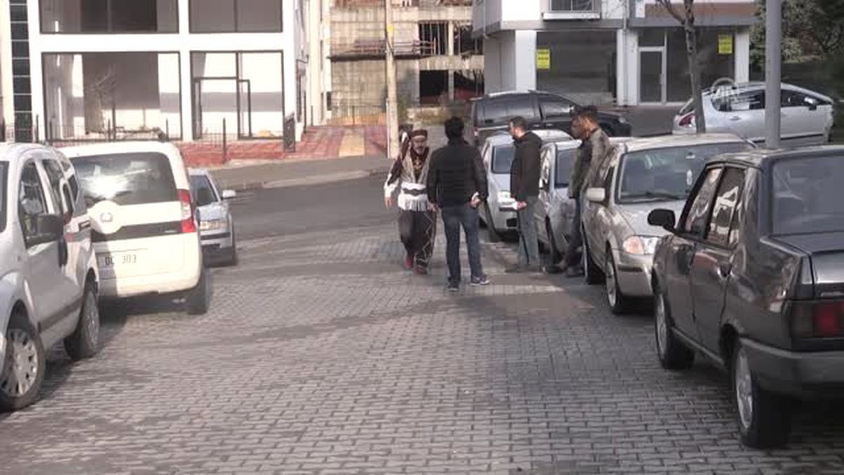 Türkiye Sandık Başında - Yöresel Kıyafetle Oy Kullandı