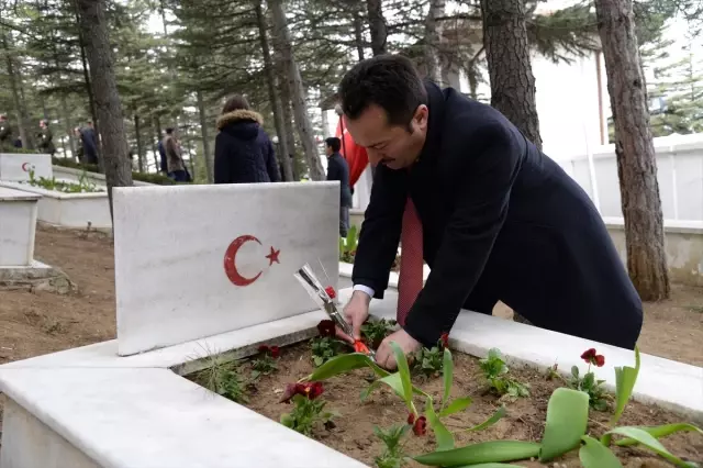 2'nci İnönü Zaferi'nin 98. Yıl Dönümü Kutlandı 2'nci İnönü Zaferi'nin 98. Yıl Dönümü Kutlandı