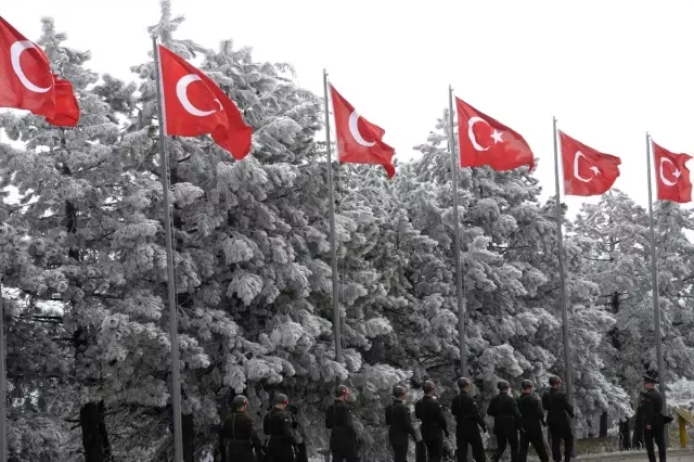 2'nci İnönü Zaferi'nin 98. Yıl Dönümü Kutlandı 2'nci İnönü Zaferi'nin 98. Yıl Dönümü Kutlandı