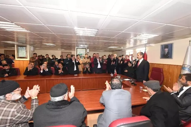Başkan Asya'ya Sevgi Seli Başkan Asya'ya Sevgi Seli