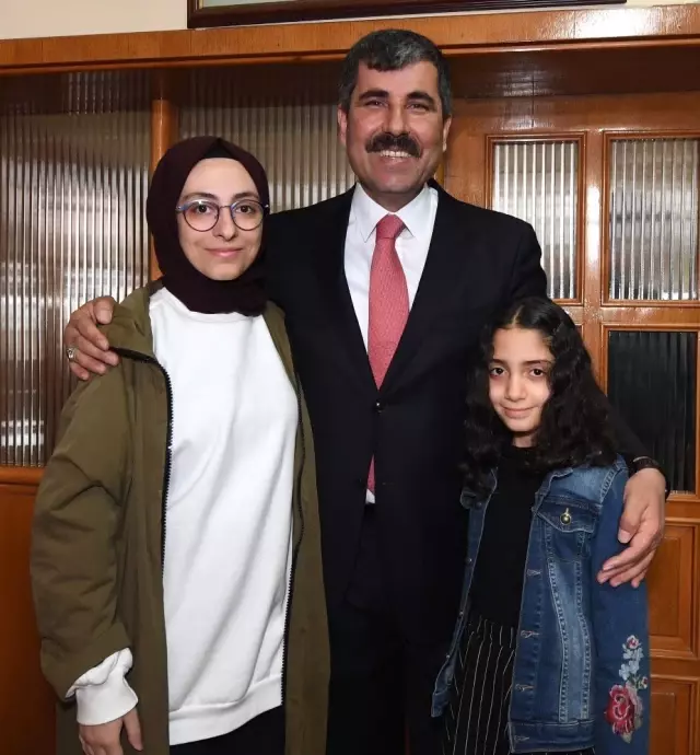 Başkan Asya'ya Sevgi Seli Başkan Asya'ya Sevgi Seli