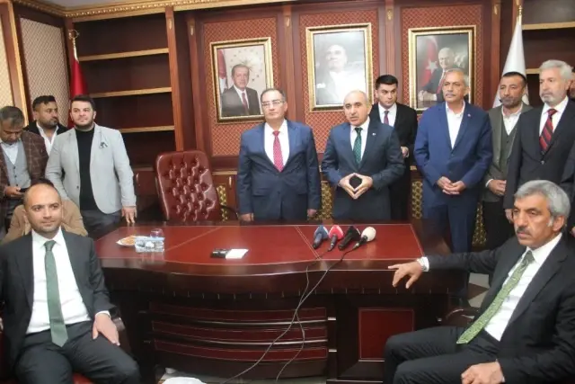 Başkan Bulut Zılgıtlar Eşliğinde Görevi Jet Hızıyla Devraldı Başkan Bulut Zılgıtlar Eşliğinde Görevi Jet Hızıyla Devraldı