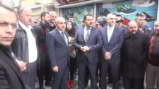 Belediye Başkanı Seçilen Mehmet Abdi Bulut, Belediyede Tebrikleri Kabul Etti Belediye Başkanı Seçilen Mehmet Abdi Bulut, Belediyede Tebrikleri Kabul Etti