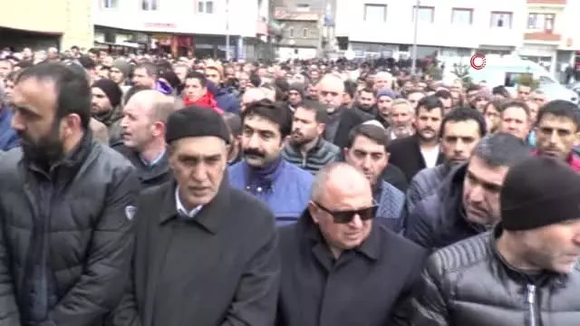 Belediye Başkanı Yaralanmış, Yeğeni Hayatını Kaybetmişti... Dölekli Son Yolculuğuna Uğurlandı Belediye Başkanı Yaralanmış, Yeğeni Hayatını Kaybetmişti... Dölekli Son Yolculuğuna Uğurlandı