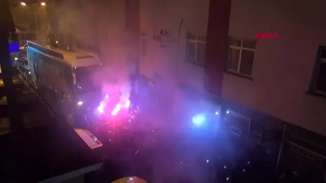 Bitlis'te AK Parti'liler Kutlama Yaptı Bitlis'te AK Parti'liler Kutlama Yaptı