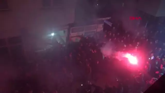 Bitlis'te AK Parti'liler Kutlama Yaptı Bitlis'te AK Parti'liler Kutlama Yaptı