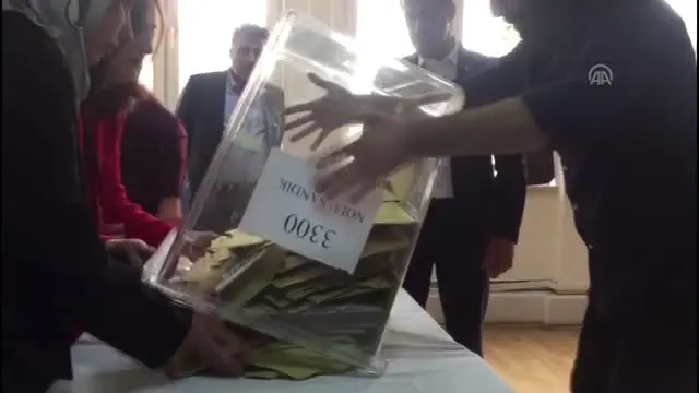 Erdoğan'ın Oy Kullandığı Sandıktan, Binali Yıldırım Çıktı Erdoğan'ın Oy Kullandığı Sandıktan, Binali Yıldırım Çıktı