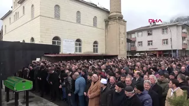 Erzurum, Erdoğan'ın Tespihini Hediye Ettiği Minik Atabey'in Babası Son Yolculuğuna Uğurlandı Erzurum, Erdoğan'ın Tespihini Hediye Ettiği Minik Atabey'in Babası Son Yolculuğuna Uğurlandı