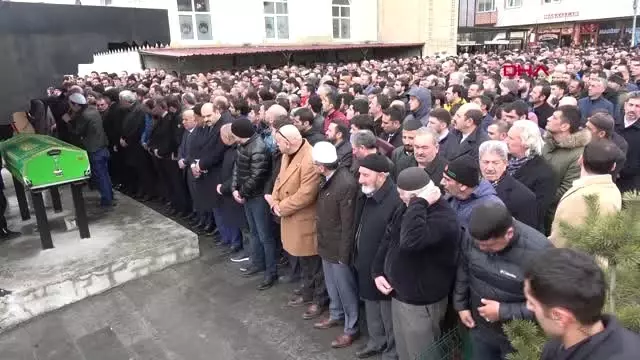 Erzurum, Erdoğan'ın Tespihini Hediye Ettiği Minik Atabey'in Babası Son Yolculuğuna Uğurlandı Erzurum, Erdoğan'ın Tespihini Hediye Ettiği Minik Atabey'in Babası Son Yolculuğuna Uğurlandı