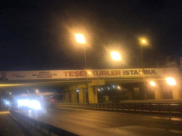 İmamoğlu'ndan, AK Parti'nin Teşekkür Pankartlarına Suç Duyurusu!
