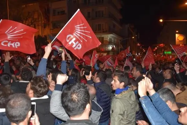 Kemalpaşa'da Kıyasıya Yarışı CHP'li Karakayalı Kazandı