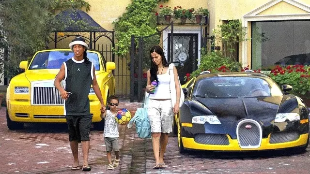 Milyoner Ronaldinho Gaucho'nun Lüks Hayatı - Bu Hayat Ona Ait Milyoner Ronaldinho Gaucho'nun Lüks Hayatı - Bu Hayat Ona Ait
