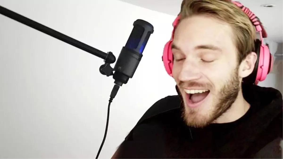Pewdiepie, T-Series'i Ağır Gömdüğü Bir 'Tebrik' Videosu Yayınladı