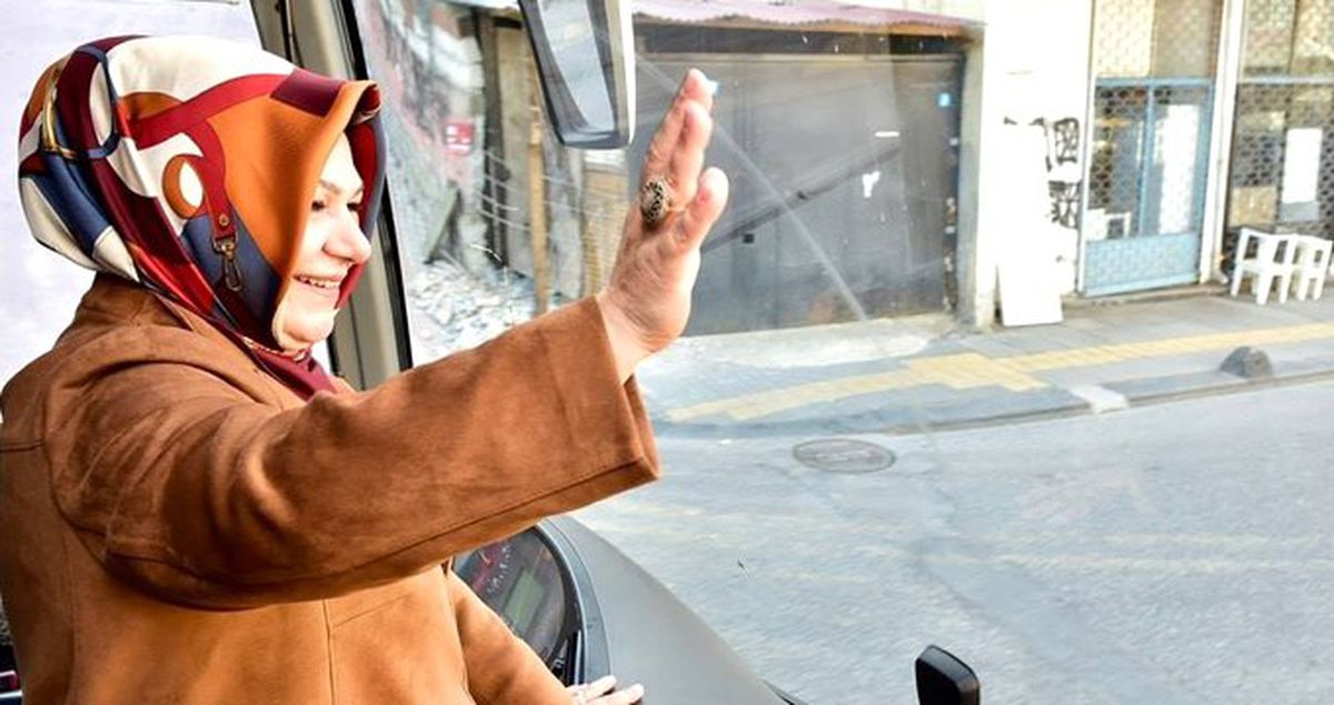 Şeyma Döğücü, İstanbul'un İlk Başörtülü Belediye Başkanı Olarak Tarihe Geçti