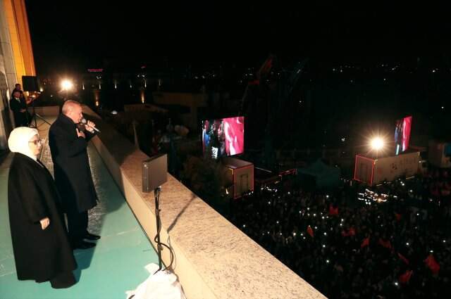 Son Dakika! Erdoğan'dan Balkon Konuşmasından 'İmamoğlu' İması: İstanbul Seçmenimiz Büyükşehri Vermiş Olsa da İlçeleri Vermedi