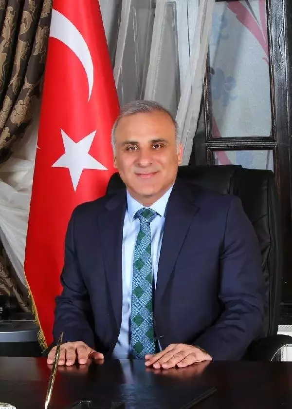 Trabzon'da, 'Cumhur İttifakı' Büyükşehir ve 16 İlçeyi Kazandı Trabzon'da, 'Cumhur İttifakı' Büyükşehir ve 16 İlçeyi Kazandı