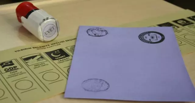 2014'te HDP'den Seçime Girip Kaybeden Mustafa Sarıgül, Bu Kez CHP'den Aday Olup Kazandı 2014'te HDP'den Seçime Girip Kaybeden Mustafa Sarıgül, Bu Kez CHP'den Aday Olup Kazandı