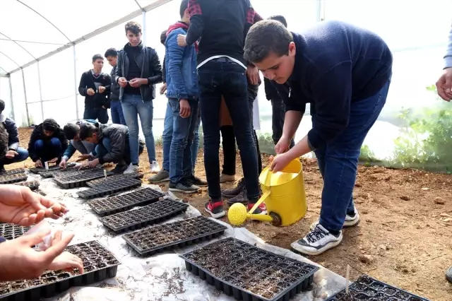 Ata Tohumları' Öğrencilerin Elinde Hayat Bulacak Ata Tohumları' Öğrencilerin Elinde Hayat Bulacak