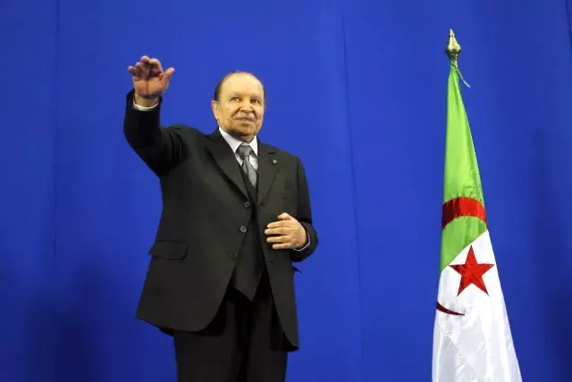 Cezayir Cumhurbaşkanı Buteflika İstifa Etti