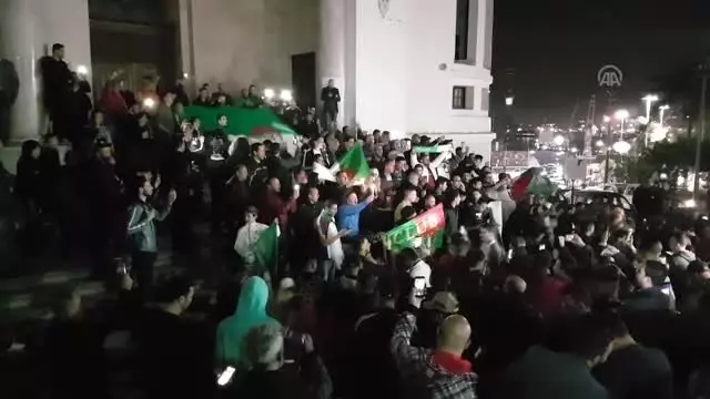Cezayir Cumhurbaşkanı Buteflika İstifa Etti