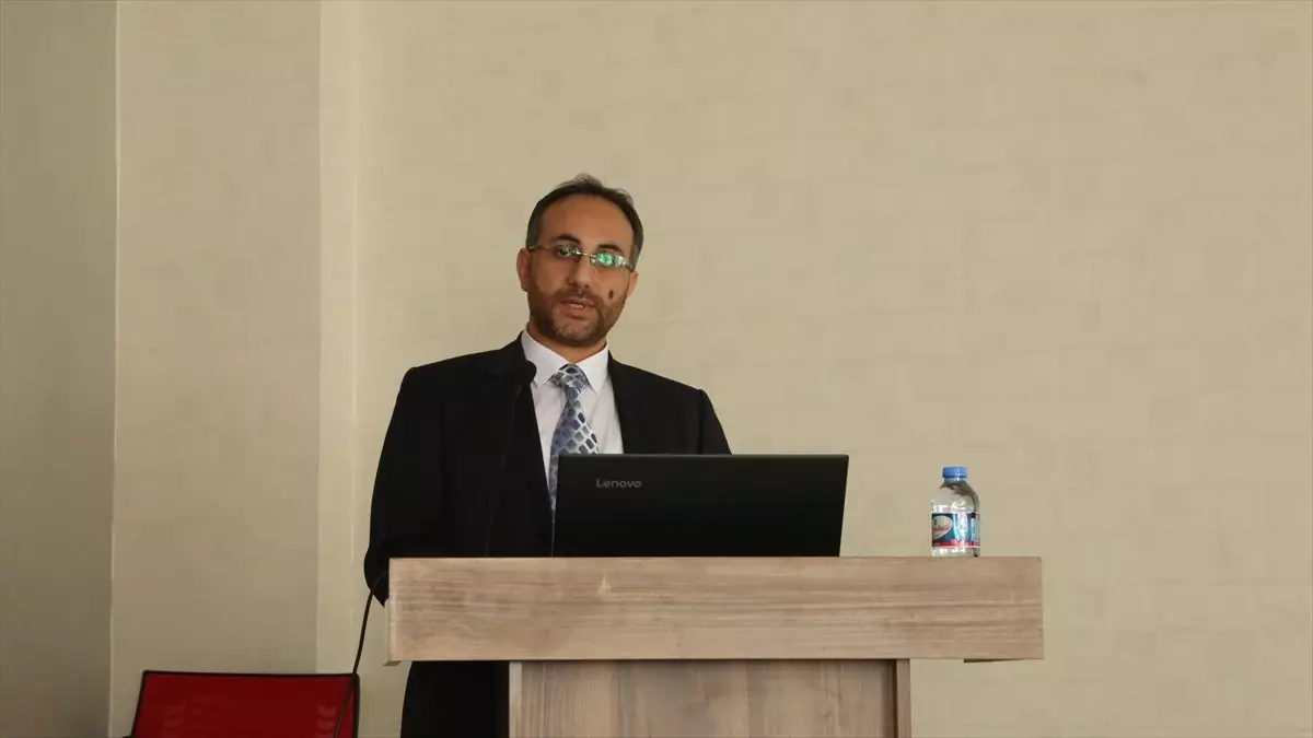 Cü'de 'Organik Kimya ve İlaçlar' Semineri Düzenlendi