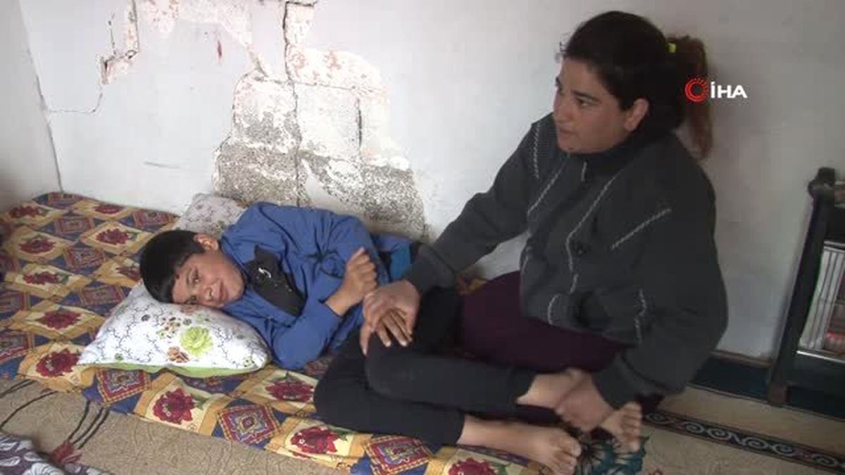 Yürüyemiyor, Yaşıtlarıyla Oynayamıyor... Minik Behlül Sadece Okula Gitmek İçin Akülü Araba İstiyor
