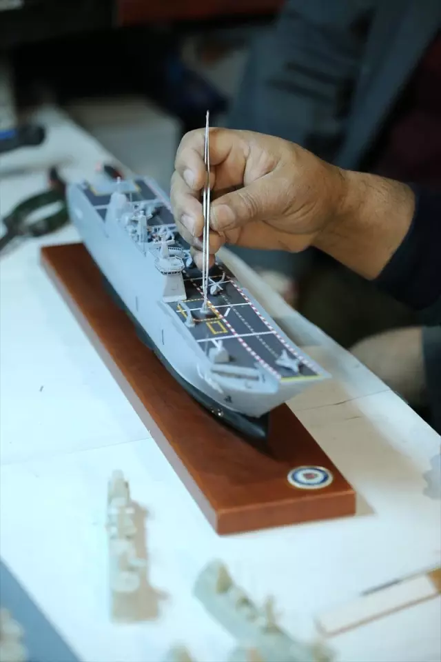 Yüzen Askeri Üs' Denizle Buluşmadan Maketini Yaptı Yüzen Askeri Üs' Denizle Buluşmadan Maketini Yaptı