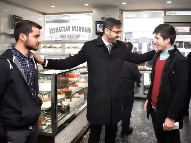 AK Parti'nin Yeni Belediye Başkanından Teşekkür Ziyareti AK Parti'nin Yeni Belediye Başkanından Teşekkür Ziyareti