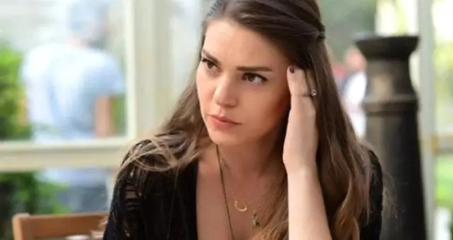 Aslı Enver'in Estetiksiz Hali Hayranlarını Şaşırttı! Aslı Enver'in Estetiksiz Hali Hayranlarını Şaşırttı!