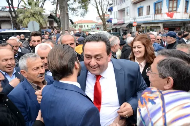 Belediye Başkanlığını Devralıp Makam Kapısını Söktü Belediye Başkanlığını Devralıp Makam Kapısını Söktü