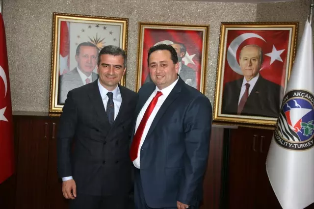 Belediye Başkanlığını Devralıp Makam Kapısını Söktü Belediye Başkanlığını Devralıp Makam Kapısını Söktü