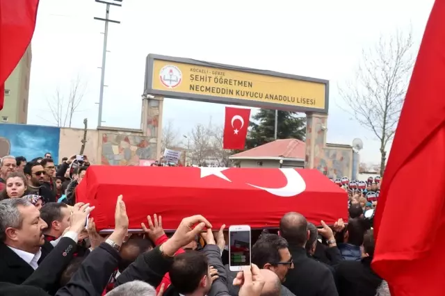 Necmeddin Öğretmene Son Görev