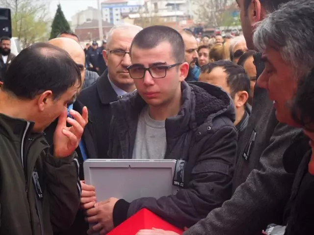 Necmeddin Öğretmene Son Görev