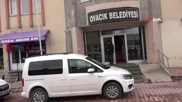 Sarıgül, Ovacık'ta Komünist Başkandan Görevi Devraldı Sarıgül, Ovacık'ta Komünist Başkandan Görevi Devraldı