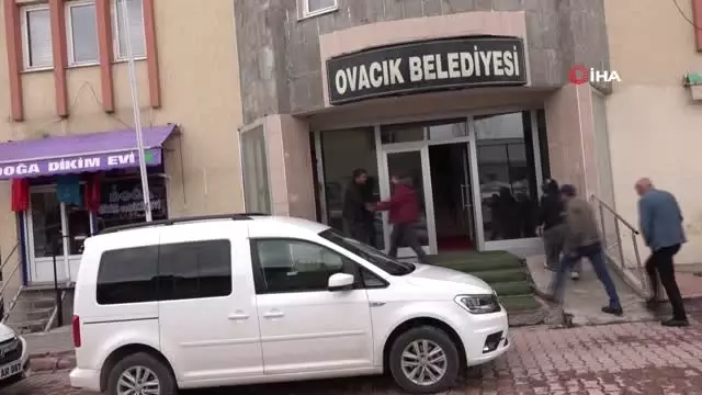 Sarıgül, Ovacık'ta Komünist Başkandan Görevi Devraldı Sarıgül, Ovacık'ta Komünist Başkandan Görevi Devraldı