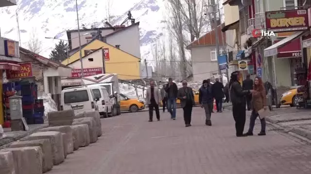 Sarıgül, Ovacık'ta Komünist Başkandan Görevi Devraldı Sarıgül, Ovacık'ta Komünist Başkandan Görevi Devraldı