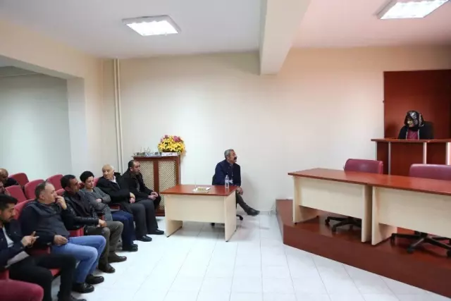 Sarıgül, Ovacık'ta Komünist Başkandan Görevi Devraldı Sarıgül, Ovacık'ta Komünist Başkandan Görevi Devraldı