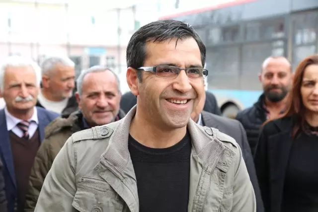 Sarıgül, Ovacık'ta Komünist Başkandan Görevi Devraldı Sarıgül, Ovacık'ta Komünist Başkandan Görevi Devraldı