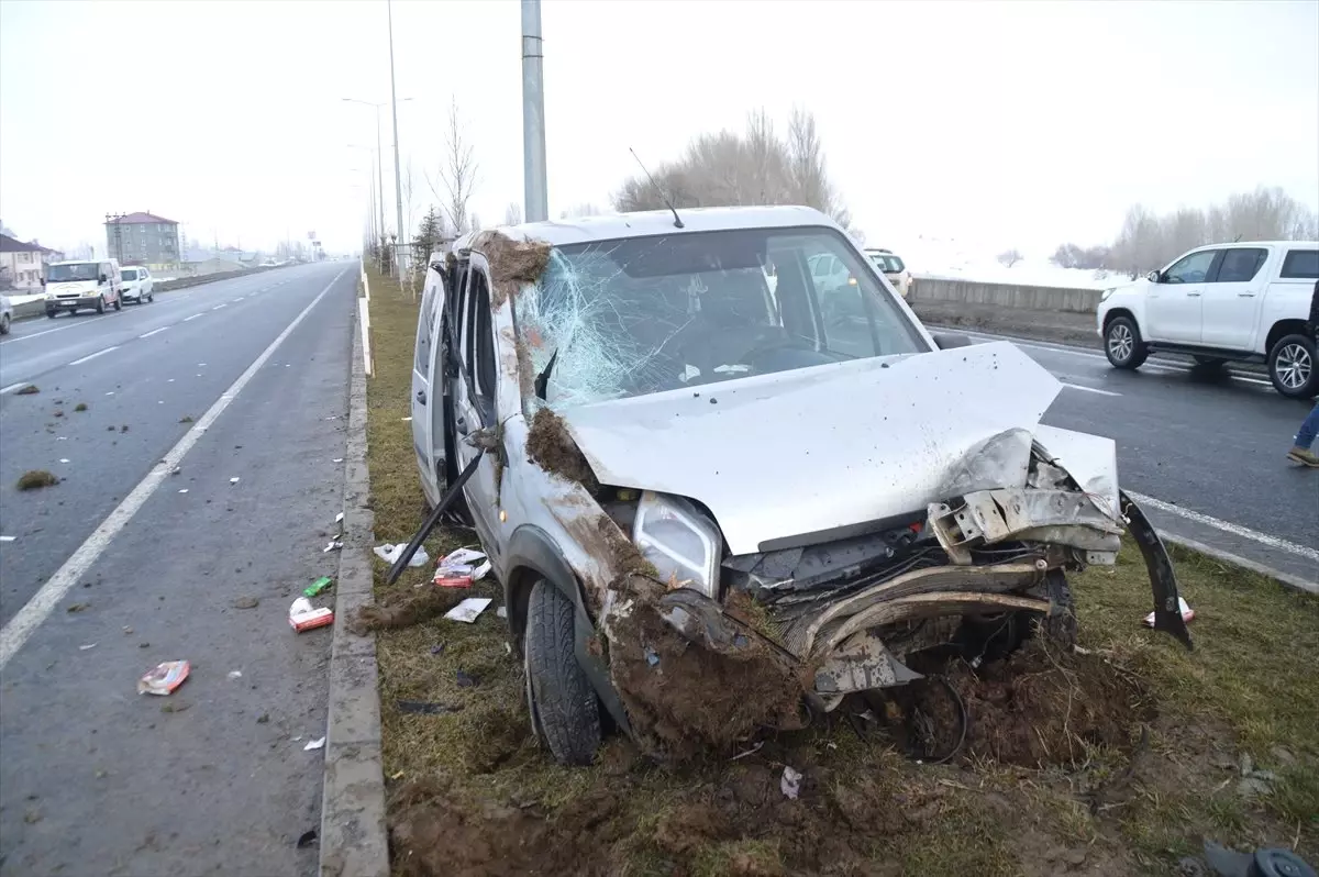 Ağrı'da Trafik Kazası: 1 Ölü, 6 Yaralı