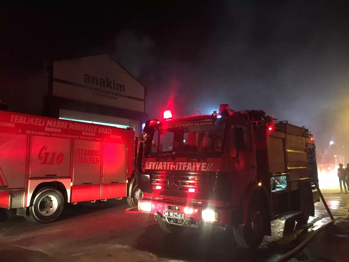 Ataşehir'de İmalathanede Yangın