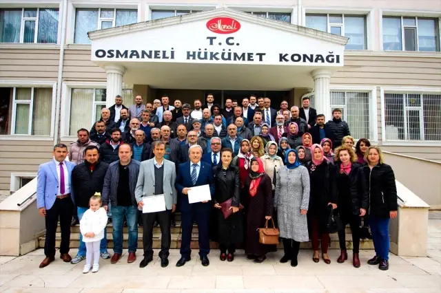 Bağımsız Belediye Başkanı Şahin Mazbatasını Aldı Bağımsız Belediye Başkanı Şahin Mazbatasını Aldı